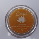 Swatch de Irys : Baume à lèvres naturel ayurvédique Lèvres de Miel, Loren Kadi