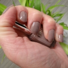 Swatch de Irys : Nail lacquer - Vernis action fortifiante et durcissante, Kiko