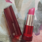 Swatch de PicMa : Rouge Brillance Végétale - Couleurs Nature, YVES ROCHER