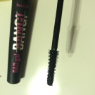 Swatch de Laulaumt : BADgal BANG ! - Mascara volume renversant !, Benefit Cosmetics