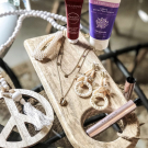 Swatch de Missfinebeauty : Crème Effet Peau Neuve LA FABULEUSE, Poméol