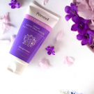 Swatch de Fairouztst : Crème Effet Peau Neuve LA FABULEUSE, Poméol