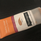 Swatch de sunshin89 : CC Crème Anti-imperfections - Visibly Clear Correct & Perfect, Neutrogena