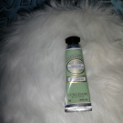 Swatch de testemaman : Crème Mains à Croquer Amande, L'Occitane