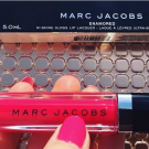Swatch de Marine31 : Lust for Lacquer - Brillant à lèvres Couleur translucide, Marc Jacobs Beauty