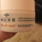 Swatch de Fay76 : Rêve de Miel Crème Visage Ultra-Réconfortante, Nuxe