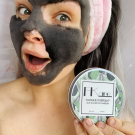 Swatch de Neverwithoutlipstick : Masque Purifiant aux bulles de charbon, FKare