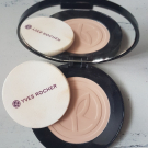 Swatch de Gabhy : Poudre matifiante peau parfaite, Yves Rocher