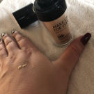 Swatch de Louloudel : Fond de Teint HD - Fond de Teint Couvrance Invisible, Make Up For Ever