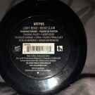 Swatch de Louloudel : HD Studio Finishing Powder, NYX