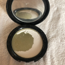 Swatch de Louloudel : Poudre Compacte HD, Make Up For Ever