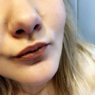 Swatch de Louloudel : Everlasting Liquid Lipstick - Rouge à lèvres liquide, KAT VON D BEAUTY