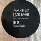 Swatch de Louloudel : Poudre Compacte HD, Make Up For Ever