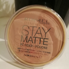 Swatch de JGGaziglia : Stay Matte Poudre compacte Matifiante, Rimmel London