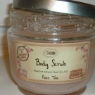 Swatch de lulu moon : Gommage aux sels de la Mer Morte, Sabon