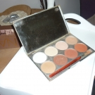 Swatch de lulu moon : Palette 8 fards joues et paupières, Cosmépro