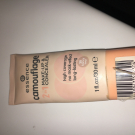Swatch de fabiolabucolli14 : Camouflage Makeup and Concealer, Essence