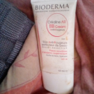 Swatch de anita30 : Soin Anti-Rougeurs Créaline, Bioderma