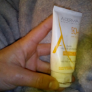 Swatch de anita30 : Fluide très haute protection, A-Derma