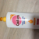 Swatch de Cupcakeframboise : Crème Douche et Bain SURGRAS, Cadum