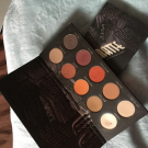 Swatch de RoxaneJ : Matte Palette - Palette d'ombres a paupières mattes, Zoeva