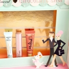 Swatch de Makebeautyup : The Chocolatier - Coffret de maquillage, Too Faced