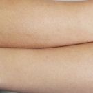 Swatch de Makebeautyup : Hoola Zero Tanlines, Benefit Cosmetics