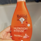 Swatch de Une julie verte : Douche huile de soin nutrition à l'huile d'argan & fleur d'oranger, Le Petit Marseillais