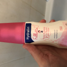 Swatch de Amandine3 : Fillette apaise et préserve tout en douceur la zone intime, Hydralin