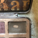 Swatch de Celie.drd : Chocolate bar - Palette de fards à paupières, Too Faced