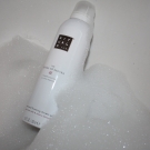 Swatch de peggy vanderhispallie : The Ritual of Sakura Foaming Shower Gel - Mousse de douche, Rituals