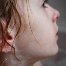 Swatch de peggy vanderhispallie : Pain nettoyant surgras XeraCalm A.D., Avène