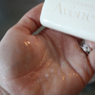 Swatch de peggy vanderhispallie : Pain nettoyant surgras XeraCalm A.D., Avène