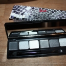 Swatch de peggy vanderhispallie : I-Lust Diamonds in the rough - Palette de fards à paupières, Sleek MakeUP