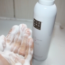 Swatch de peggy vanderhispallie : The Ritual of Sakura Foaming Shower Gel - Mousse de douche, Rituals