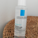 Swatch de Emyliloo : Eau Micellaire Purifiante Peaux Grasses et Sensibles Effaclar, La Roche-Posay