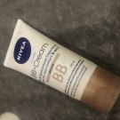 Swatch de Mariamakeup : BB Cream Crème de Teint 6 en 1, Nivéa