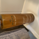 Swatch de NerBeauty : Gel Nettoyant et Démaquillant Visage Rêve de Miel, Nuxe