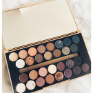 Swatch de NerBeauty : Palette Fortune Favours the Brave, Makeup Revolution
