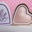 Swatch de Aunatur-elle : Highlighter, Makeup Revolution