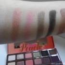 Swatch de Aunatur-elle : Sweet Peach Palette de fards à paupières, Too Faced