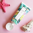 Swatch de Aunatur-elle : Crème Moana à la fleur de Tiaré, Baïja