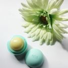 Swatch de Aunatur-elle : Baume à Lèvres Smoothie Sphere Lip Balm, Eos