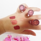 Swatch de Aunatur-elle : Velvetines Matte Lipstick, Lime Crime