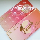 Swatch de Aunatur-elle : Sweet Peach Palette de fards à paupières, Too Faced