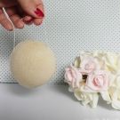 Swatch de Aunatur-elle : Eponge Konjac au charbon de bambou, The Konjac Sponge Co