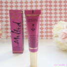 Swatch de Aunatur-elle : Melted - Rouge à lèvres liquéfié longue tenue, Too Faced