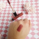 Swatch de Aunatur-elle : Rouge à lèvre liquide mat, Ofra