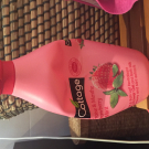 Swatch de nounette09 : Douche Lait Revitalisante Fraise Menthe, Cottage