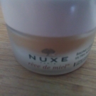 Swatch de Lolitar04 : Baume Lèvres Ultra Nourrissant Rêve de Miel, Nuxe